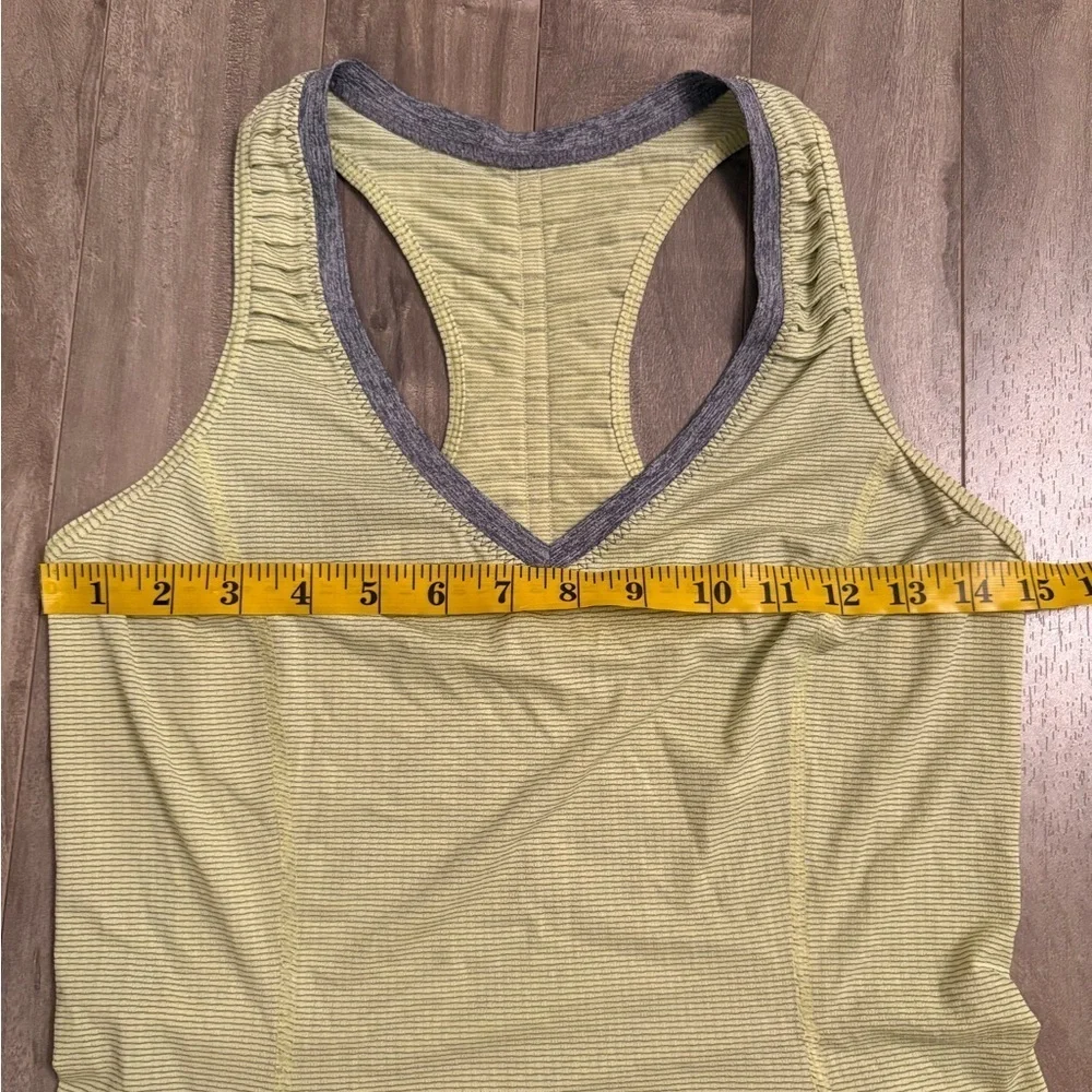 Lululemon Run Energy V-Neck Tank Green Stripe Racerback Pocket Size 4 - Picture 8 of 10